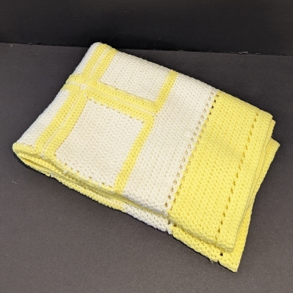 HANDMADE hand knit crochet blanket 42”x30” - Picture 7 of 7